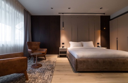 Pristina Hotel | Emery Hotel