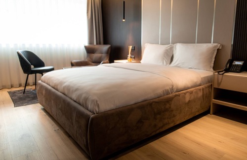 Pristina Hotel | Emery Hotel
