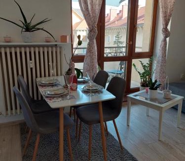 Juh Apartamento | Emily Apartment