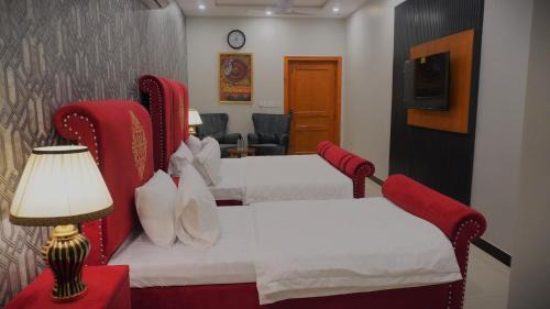 G-9 Sector Casa | Emirates Lodges