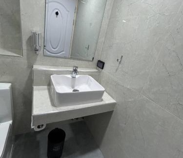 Nana Hotel | Emiri Hotel - Nana Bangkok