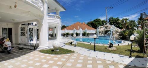 South Pattaya Villa | EMPIRE LAND Luxury Tropical Villa Pattaya Walking Street 4 Bedrooms