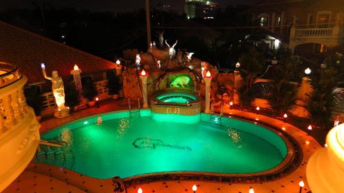 South Pattaya Villa | EMPIRE LAND Luxury Tropical Villa Pattaya Walking Street 4 Bedrooms