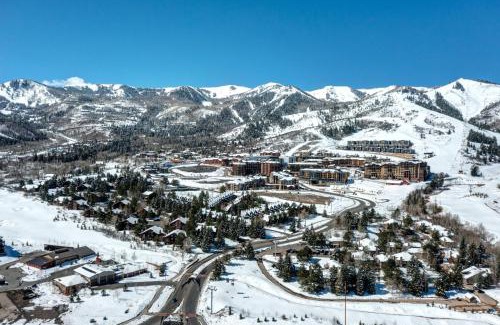 North Park City Casa | Empire Ski Chalet Home