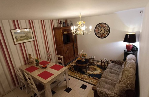 Peronne Casa | Emplacement Calme Gîte Chic et Accueillant