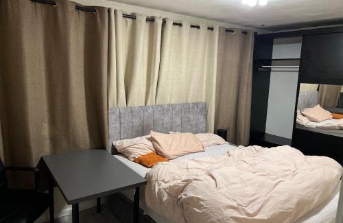 Bletchley Casa | En suite Bedroom in Milton Keynes