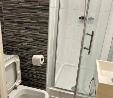 Bletchley Casa | En suite Bedroom in Milton Keynes
