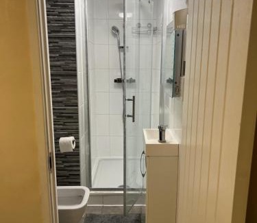 Bletchley Casa | En suite Bedroom in Milton Keynes