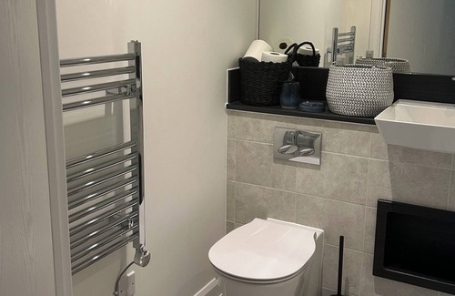 College Park and Old Oak Apartamento | En-suite double room close to central london