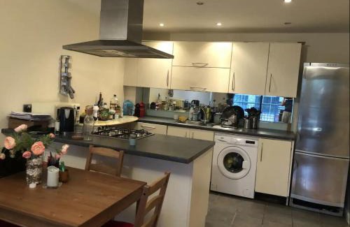 Poplar Casa | En suite double room