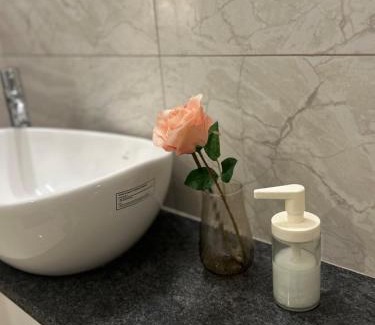 Hadapsar Apartamento | Ena by StayVio, Amanora Park Town, Hadapsar, Pune