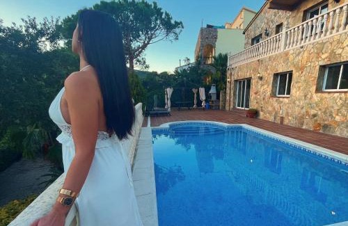 Palafolls Casa | Encantadora casa rustica con piscina privada