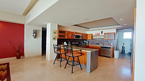 Puerto Penasco Apartamento | Encanto Living 304 Spacious, 2 Bedroom Ocean View!