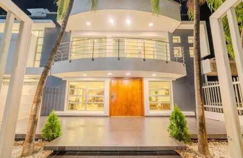 Manga Casa | Encanto Mansion - 6BR Luxury Villa Near Walled City