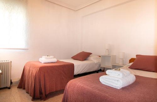 Leon XIII-Los Naranjos Apartamento | Encanto sevillano en La Macarena Ideal para familias y amigos