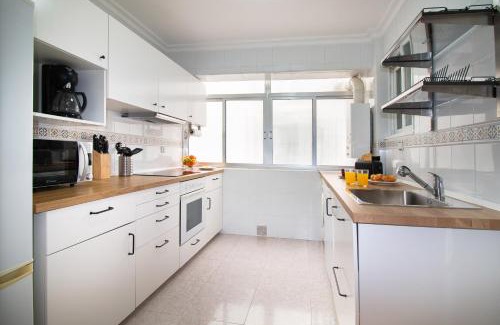 Leon XIII-Los Naranjos Apartamento | Encanto sevillano en La Macarena Ideal para familias y amigos