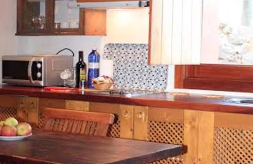 Fontanales Cabaña | Encantadora Casa Rural El Roble con Piscina Privada en el Corazón de