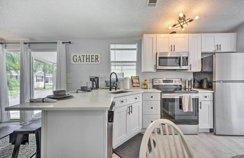 Kissimmee Cabaña | Enchanted Cottage with Pool and Mini-Golf Near Disney
