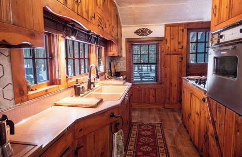 Smallwood Cabina | Enchanted Fox Dell Cottage