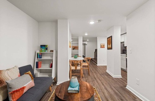 Belmont - Hillsboro Apartamento | Garden Oasis | Hot Tub
