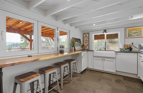 Fawnskin Cabina | Enchanted Hideaway - Lake View, Hot Tub, Fireplace, Deck, Barbecue