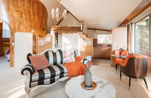 Olinda Apartamento | Enchanted Spa Hideaway with Serene Views: Romantic Nature Escape for Couples