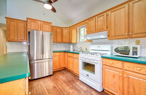 Sauble Beach Casa | Enchanting 3-Bedroom Cottage Surrounded By Nature Close To The Beach!