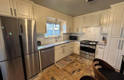 Central Oklahoma City Casa | Enchanting 3BR house with MCM decor in The Village