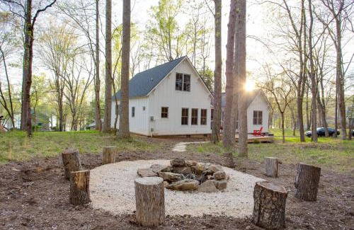 Andersonville Casa | Enchanting Andersonville Home Steps to Norris Lake
