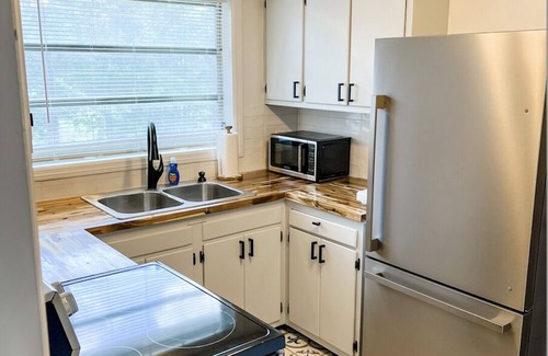 Abercorn Heights Apartamento | Enchanting Apt, ideal for long stays, Savannah!