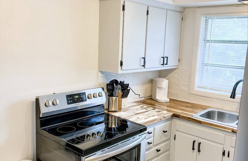 Abercorn Heights Apartamento | Enchanting Apt, ideal for long stays, Savannah!