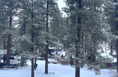 Wrightwood Cabina | Enchanting cabin in Wrightwood near Mountain High Ski resort