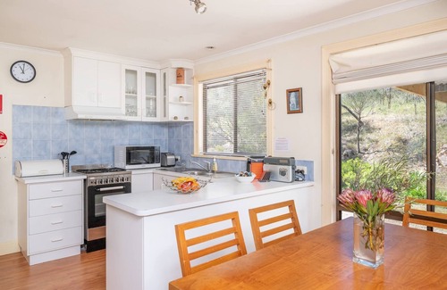 Spring Gully Casa | Enchanting Cottage with Vineyard & Bushland Views in Clare Valley