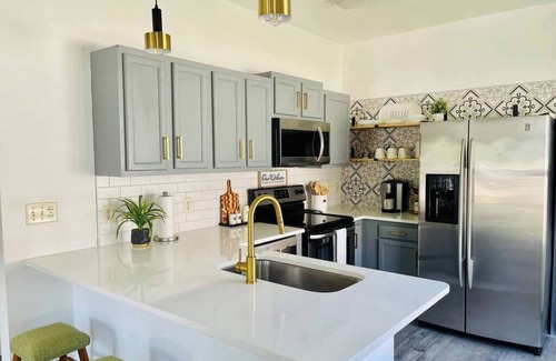 Wilmington Cabaña | Enchanting Downtown-ish Cottage in Wilmington, NC
