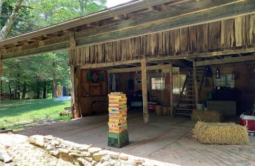 Monticello Casa | Enchanting Glamping Tent on Lake Cumberland