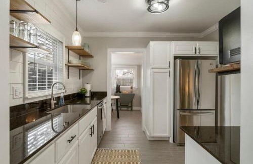 Cherry Street Casa | Enchanting Home at TU & Cherry Street
