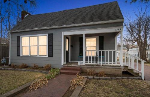 Cherry Street Casa | Enchanting Home at TU & Cherry Street