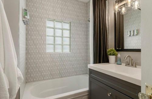 Cherry Street Casa | Enchanting Home at TU & Cherry Street