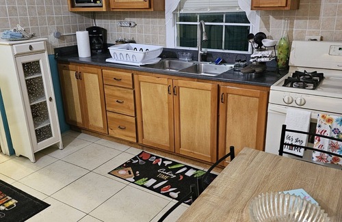 Grand Case Casa | Enchanting house with AC in Grand-Case. One minute walk to the beach. Free prkng