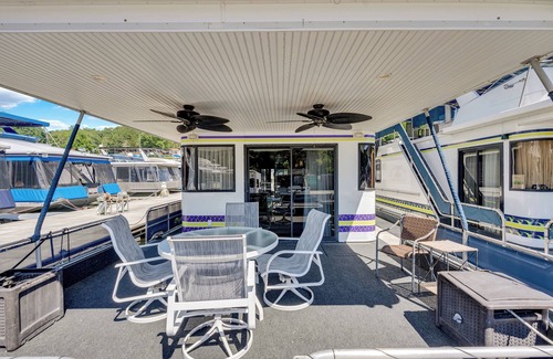 Smithville Alquiler De Eote | Enchanting Houseboat on CHL @ Pates Ford Resort & Marina