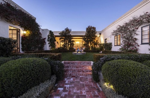 Hedgerow Casa | Enchanting Montecito estate with a sparkling swimming pool!