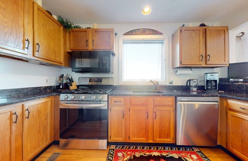Plymouth Casa | Enchanting mountainside home with fireplace, skiing, fast WiFi, & washer/dryer