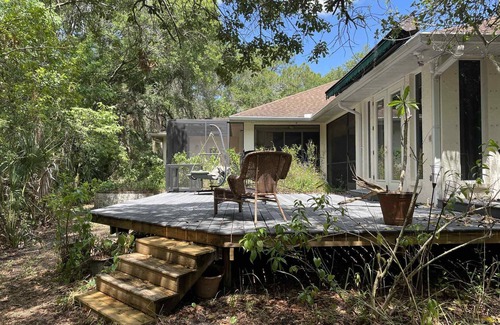 Wimauma Casa | Enchanting Nature Bungalow: Spacious Ecofriendly Home, Wildlife Abounds, 3 acres