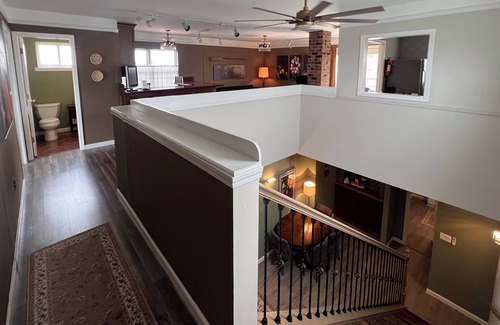 Hamtramck Apartamento | Enchanting Stay above a Craft Cocktail Bar