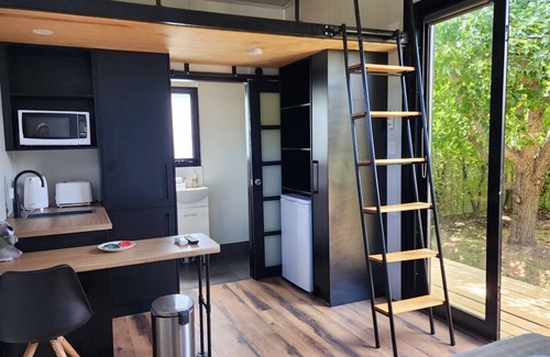 Dickson Apartamento | New to VRBO: Enchanting Tiny Home in Vibrant Dickson