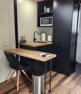 Dickson Apartamento | Enchanting Tiny Home in Vibrant - Hosted by Canstay
