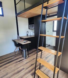 Dickson Apartamento | Enchanting Tiny Home in Vibrant - Hosted by Canstay