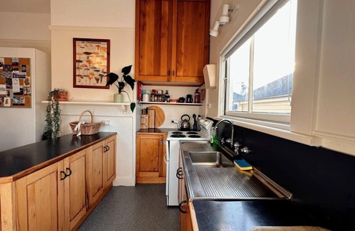 South Hobart Casa | Enchanting Vintage House at South Hobart