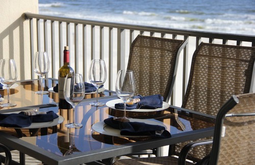 Orange Beach Condominio | Frente a la playa bellamente renovado 2/2 plazas 8
