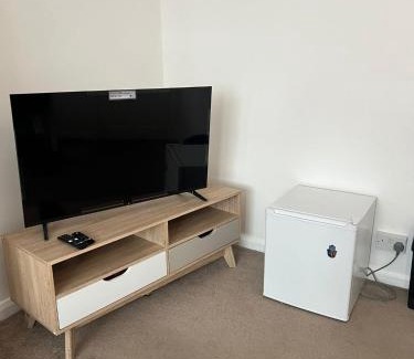 Hillingdon Casa | End Road